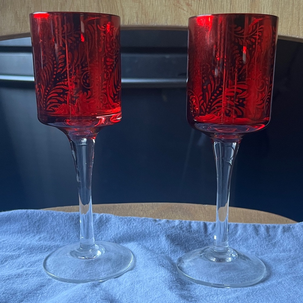 Elegant Red Candle Holder Glass Set